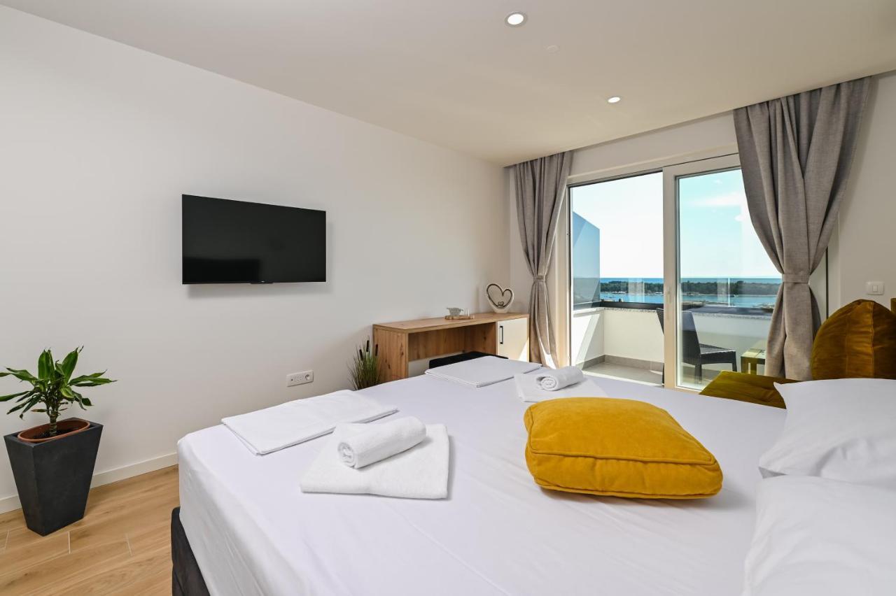 Pansion Comfort Lepar โนวาลยา ภายนอก รูปภาพ